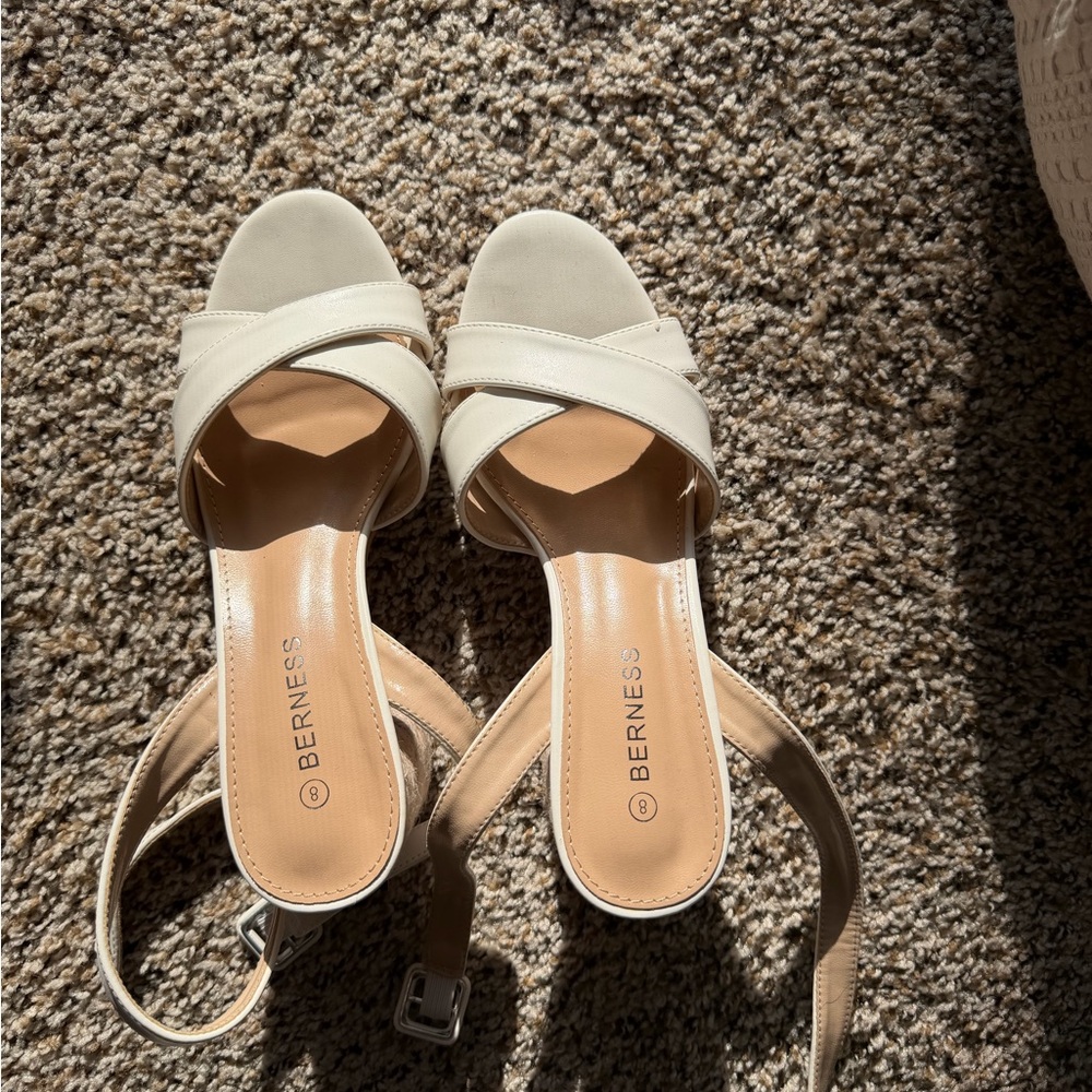 Cream Open-Toe Cross Strap Sandals for Women